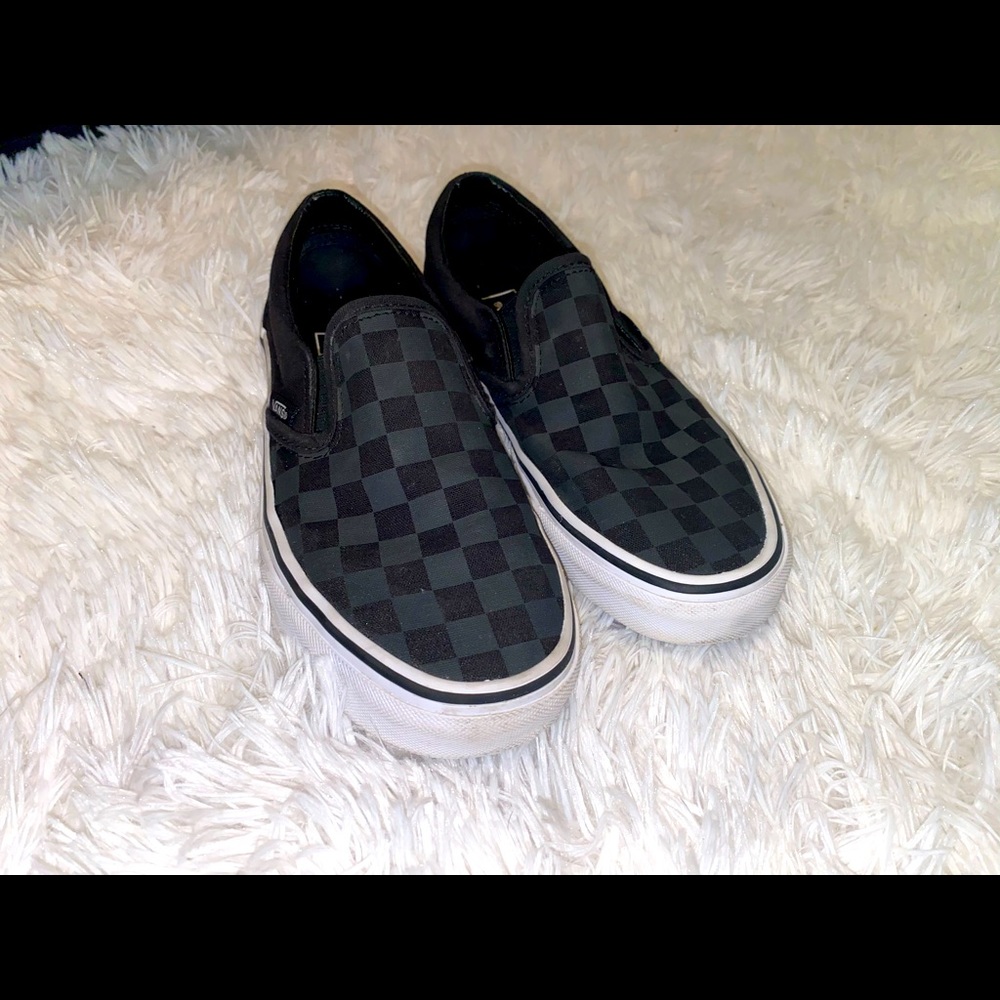 ALL Black Checkered Vans size 6